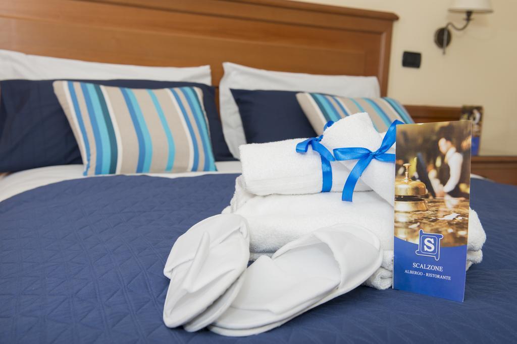 Albergo Scalzone Кастель Вольтурно Экстерьер фото